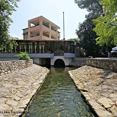 Puhov * Ζαντάρ